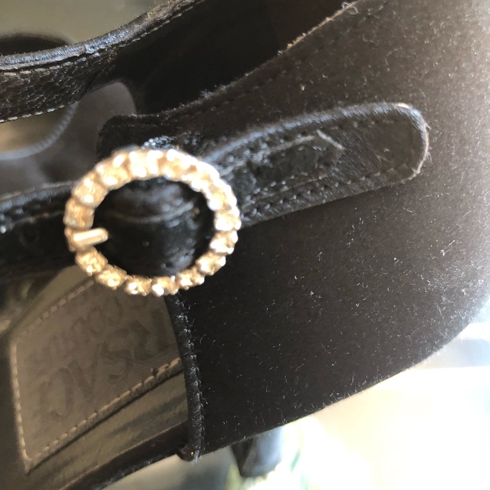 Authentic Gianni Versace Classic Heels - Picture 4 of 6